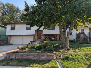 137 W GRAHAM Avenue, COUNCIL BLUFFS, IA 51503