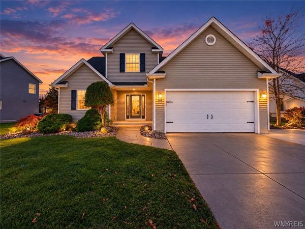 86 The Commons , Grand Island, NY 14072