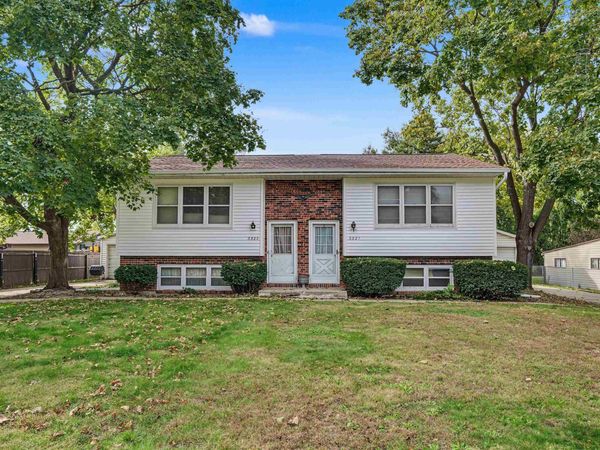 3321-3323 Midway Drive, Cedar Falls, IA 50613