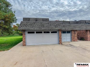 3400 Neerpark Drive, Lincoln, NE 68506
