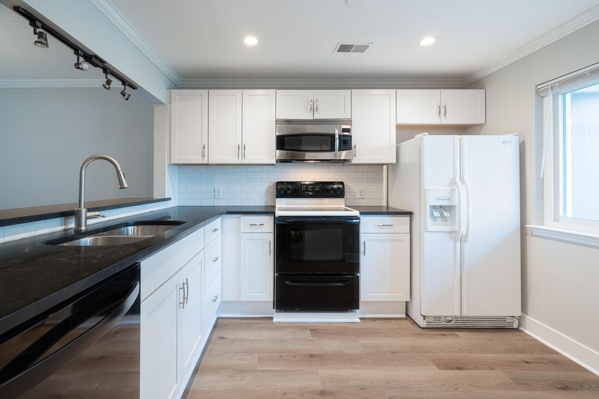 857 Liriope Lane Photo 4