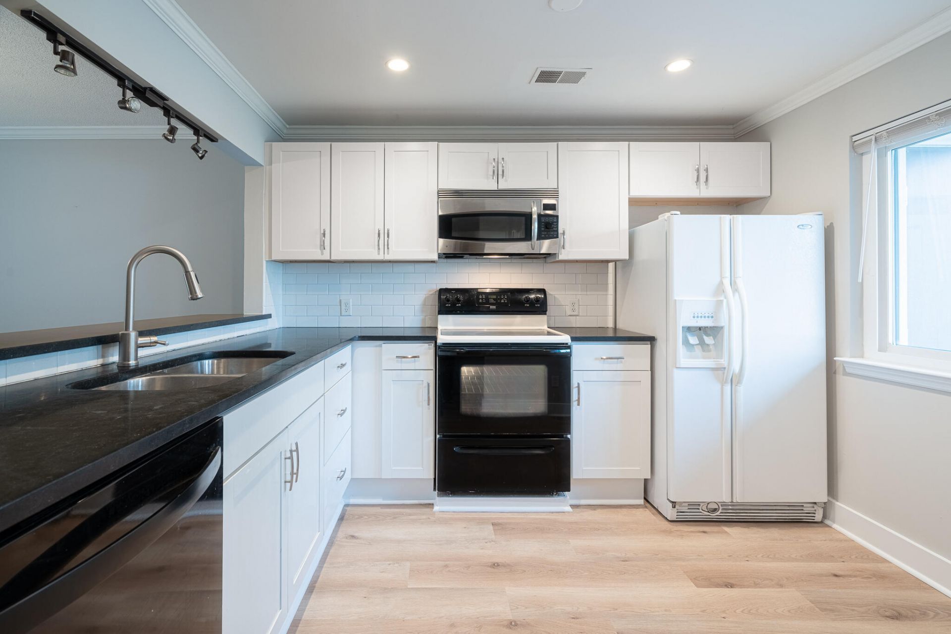857 Liriope Lane Photo 4