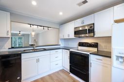 857 Liriope Lane photo 4