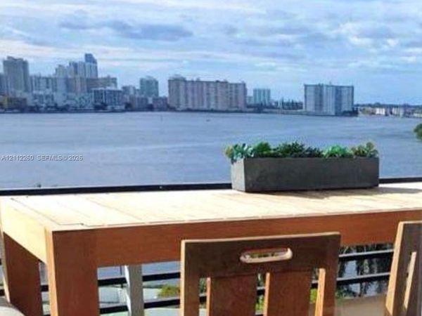 Unit 913, Aventura, FL 33180