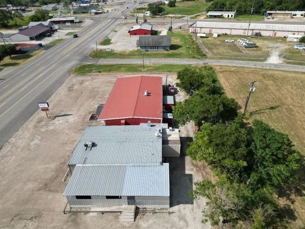 701 N Martin Luther King Jr Highway , Mexia, TX 76667