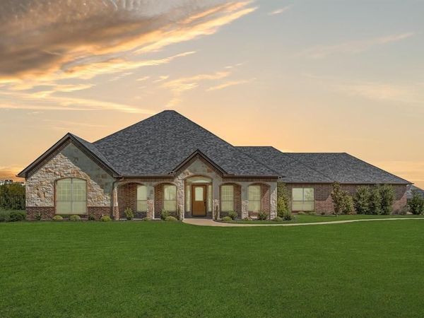 2921 W Alamosa Drive , Terrell, TX 75160
