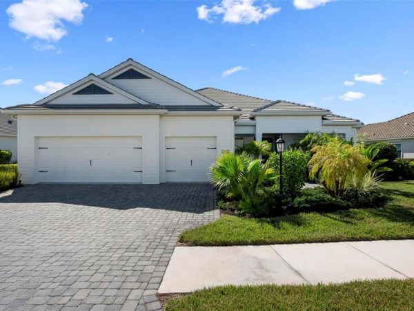 104 N CAYMAN ISLES BOULEVARD , ENGLEWOOD, FL 34223