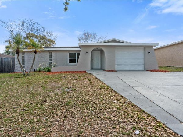 9020 HUNT CLUB LANE , PORT RICHEY, FL 34668