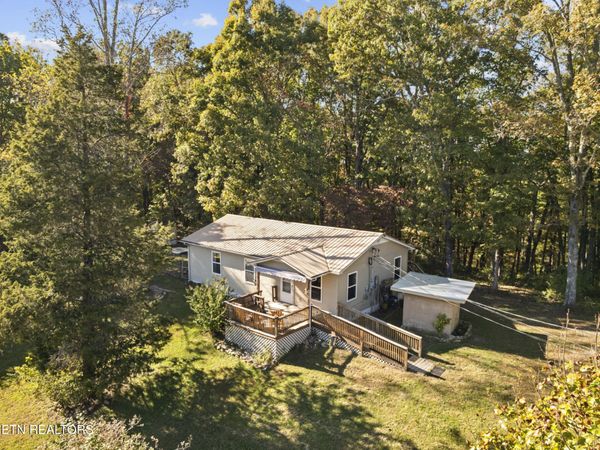 2715 Cox Valley Rd , Crossville, TN 38555