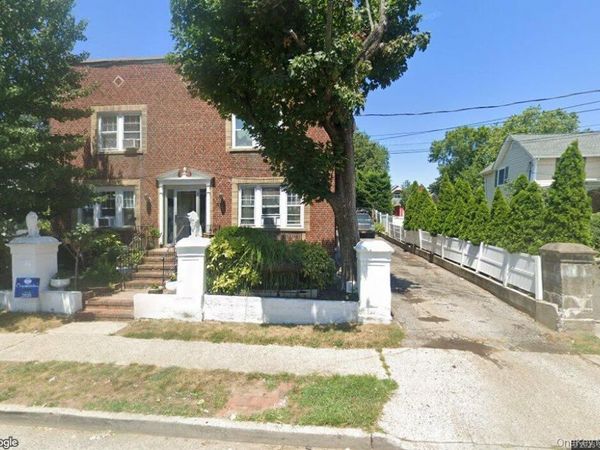 41 1/2 Avenue A , Port Washington, NY 11050