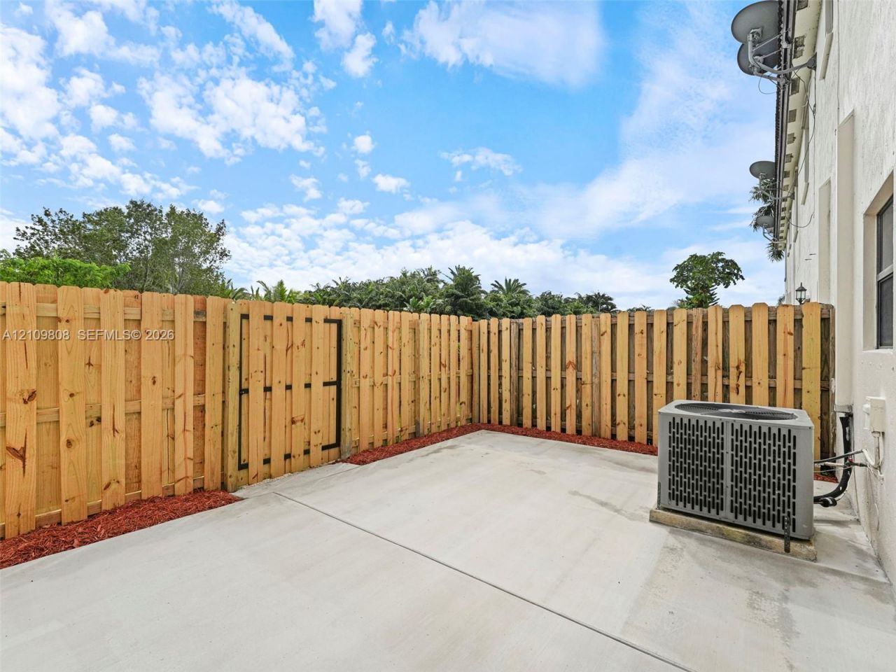 353 NE 37th Pl , Homestead, FL 33033 Photo