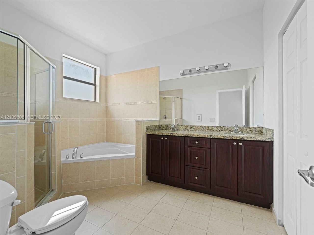 353 NE 37th Pl , Homestead, FL 33033 Photo