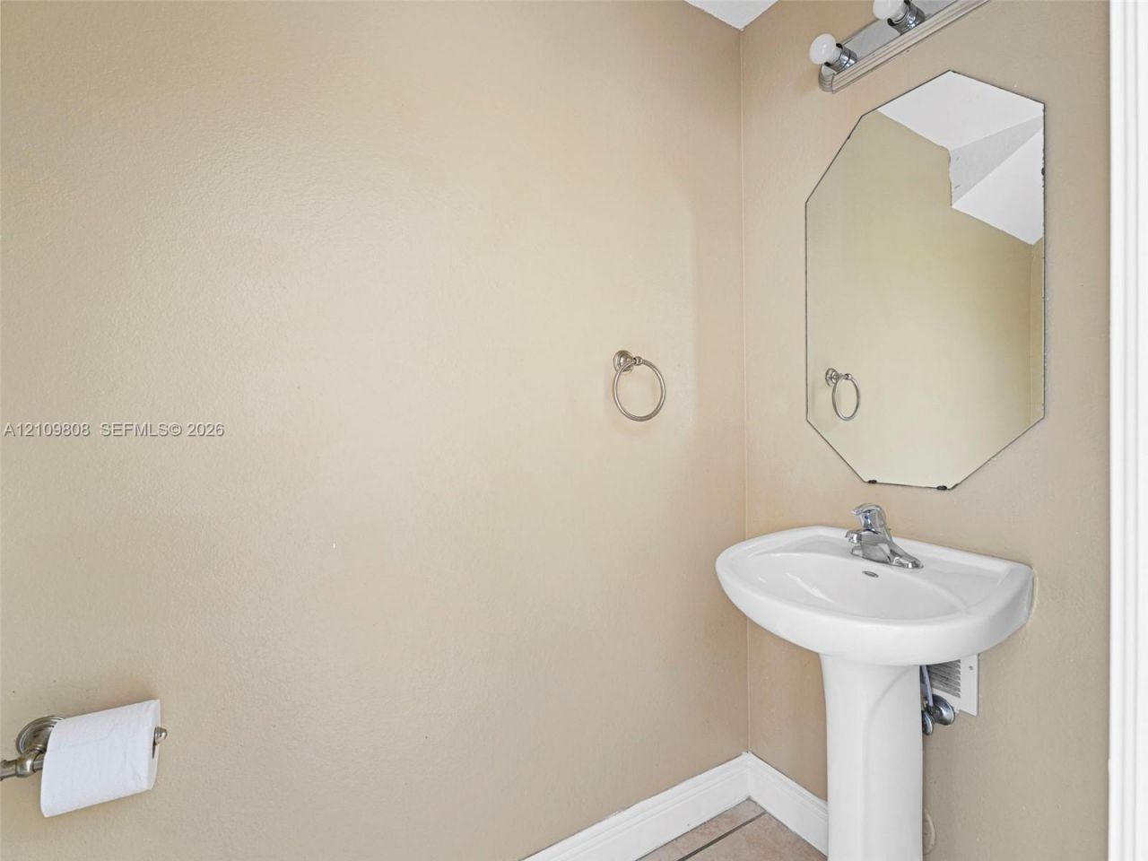 353 NE 37th Pl , Homestead, FL 33033 Photo