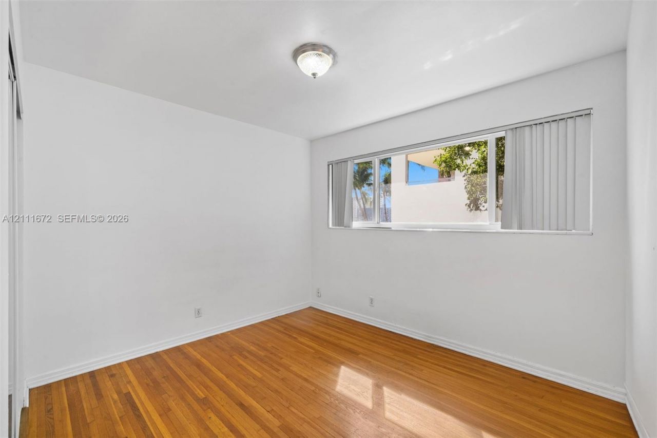 2380 Diana Dr, Unit 8, Hallandale Beach, FL 33009 Photo