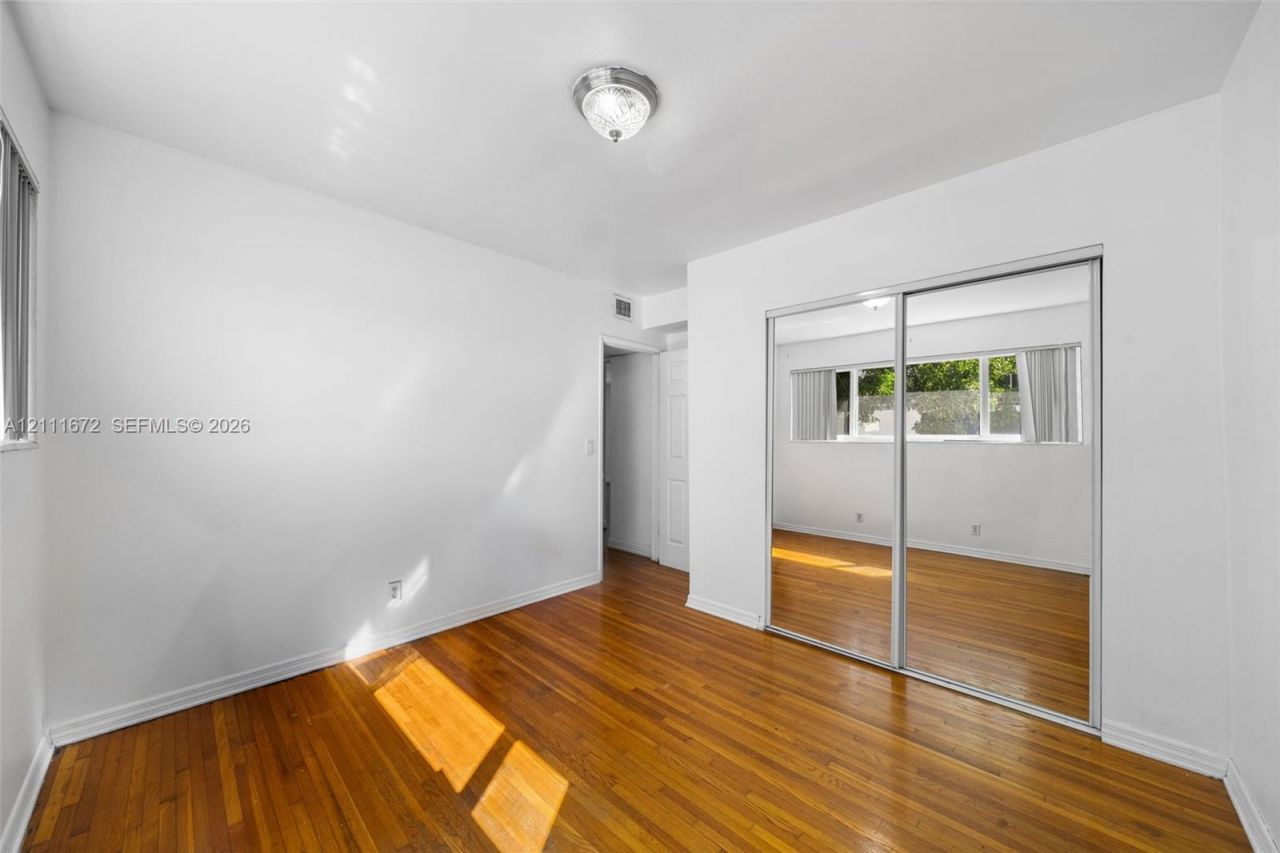 2380 Diana Dr, Unit 8, Hallandale Beach, FL 33009 Photo