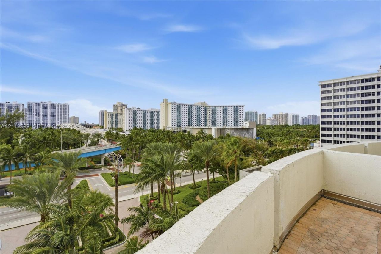 19111 Collins Ave , Unit 505, Sunny Isles Beach, FL 33160 Photo