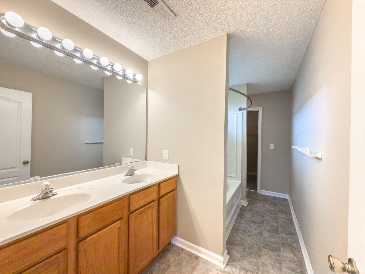 200 Savannah River Drive Photo 10