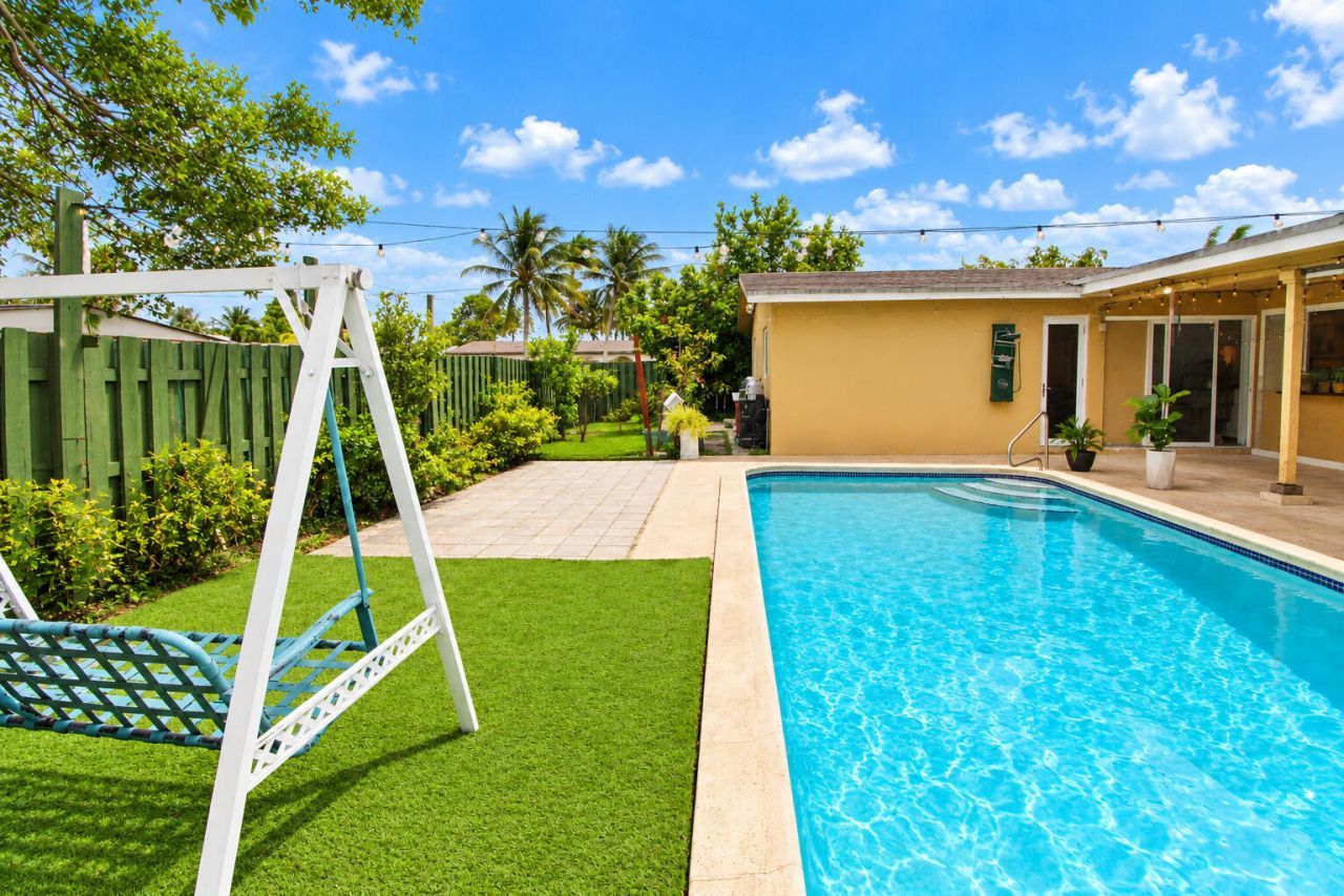 8601 NW 20th Court, Sunrise, FL 33322 Photo