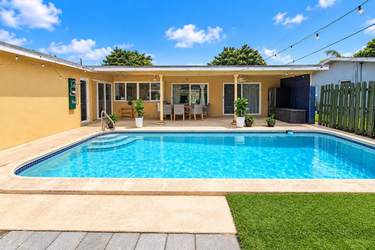 8601 NW 20th Court, Sunrise, FL 33322 Photo