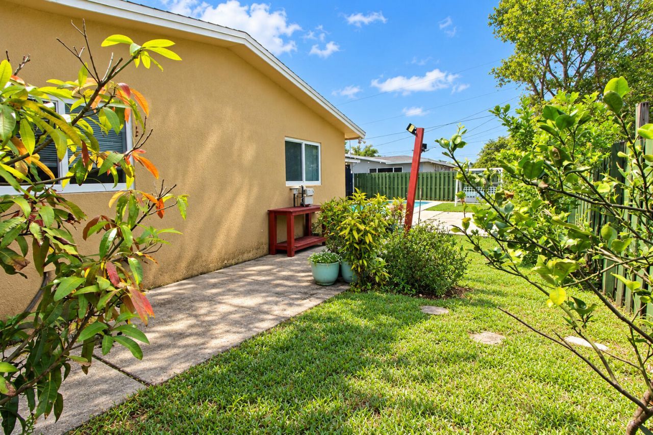 8601 NW 20th Court, Sunrise, FL 33322 Photo