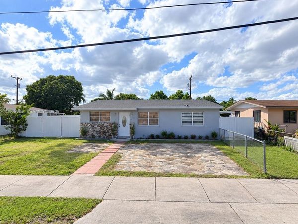 5040 E 10th Ave , Hialeah, FL 33013