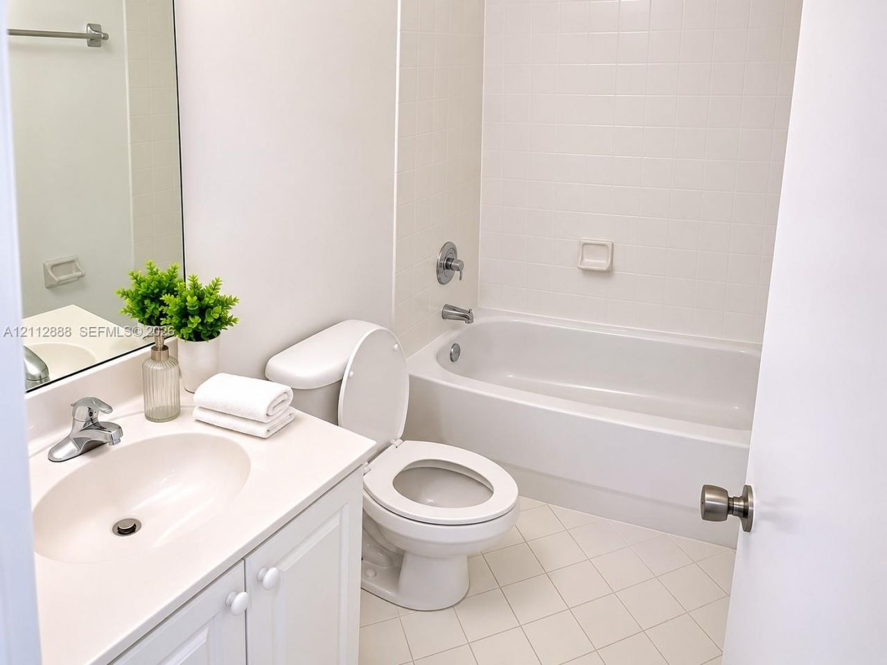 945 NE 34th Ave , Unit 203, Homestead, FL 33033 Photo
