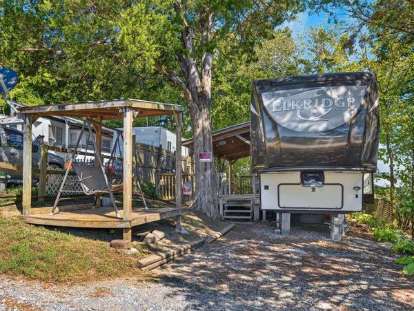 1889 Lake Cove Campground Drive, Dandridge, TN 37725