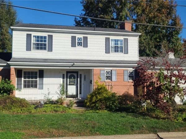 1562 Gene Street, Belpre, OH 45714