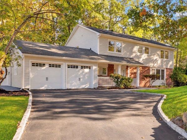 14 McLane Drive , Dix Hills, NY 11746