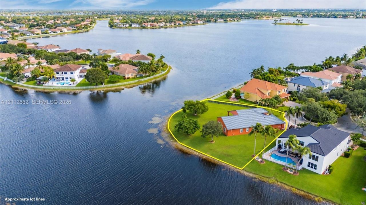 3900 SW 195th Ter , Miramar, FL 33029 | MLS ID A12112862 - The Keyes ...