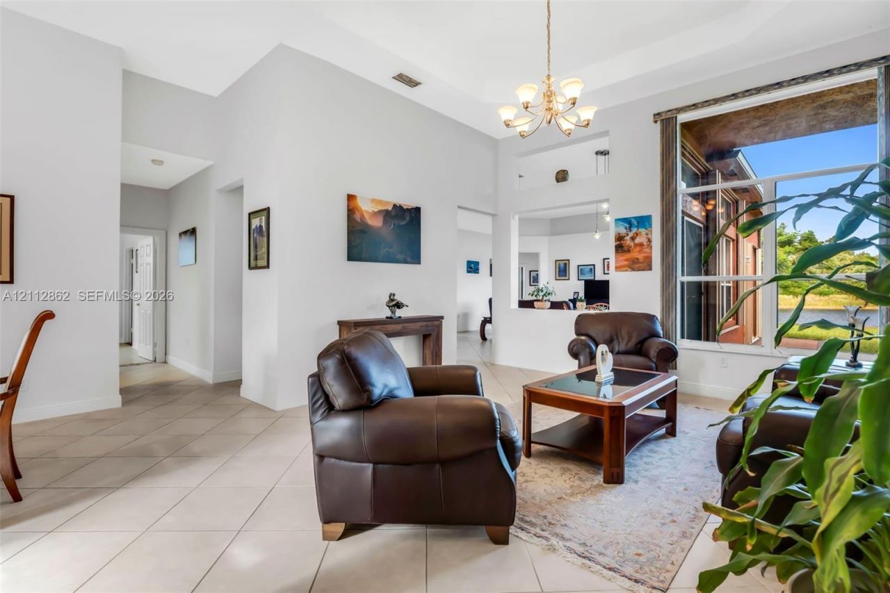 3900 SW 195th Ter , Miramar, FL 33029 | MLS ID A12112862 - The Keyes ...
