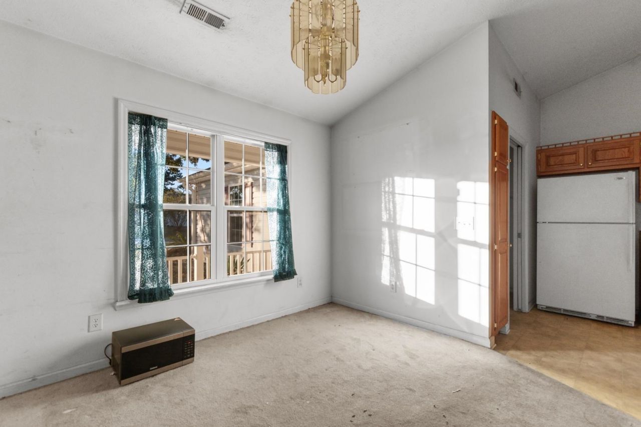 2073 Hawksmoor Dr.  Photo 12