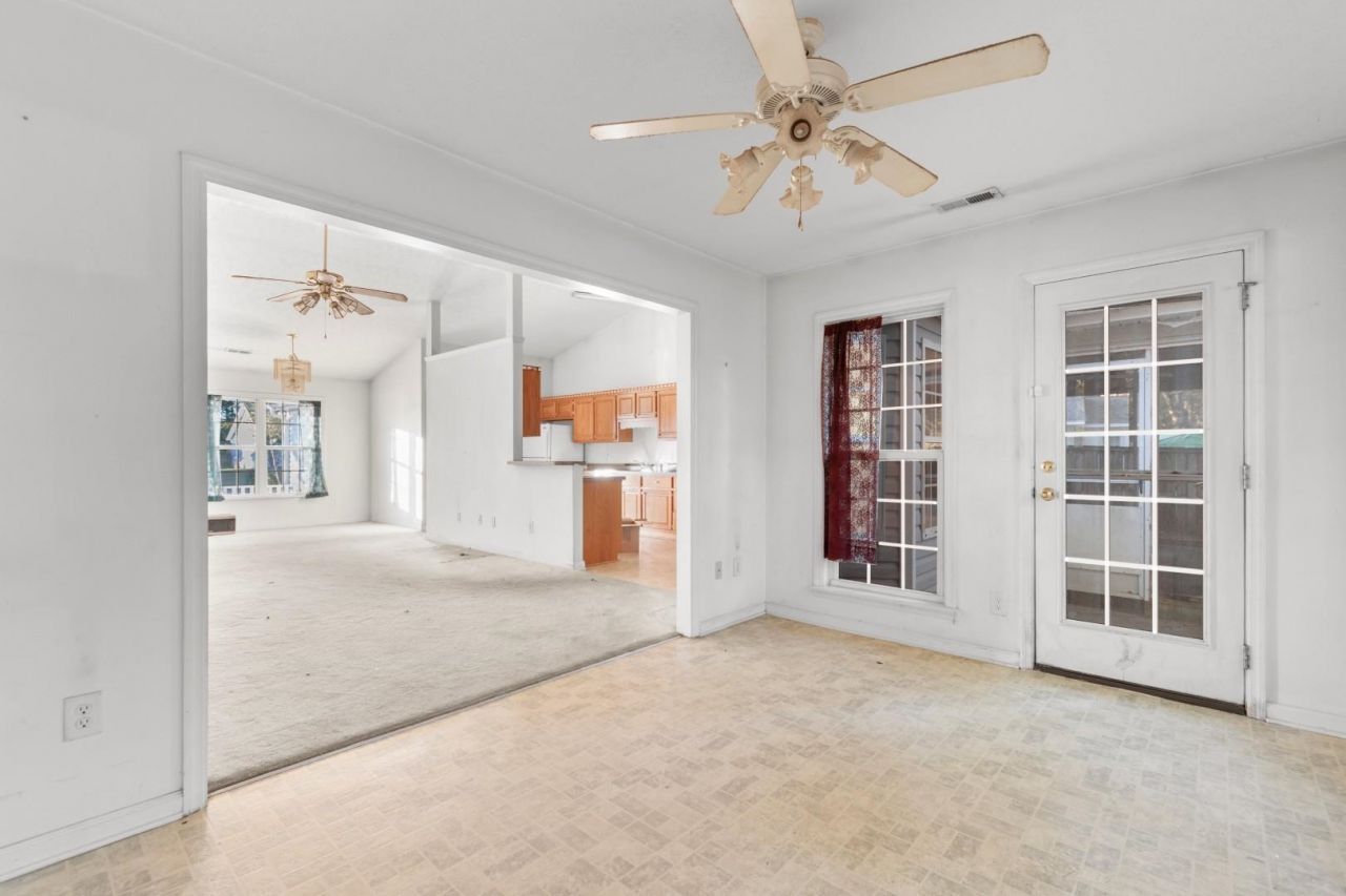 2073 Hawksmoor Dr.  Photo 18
