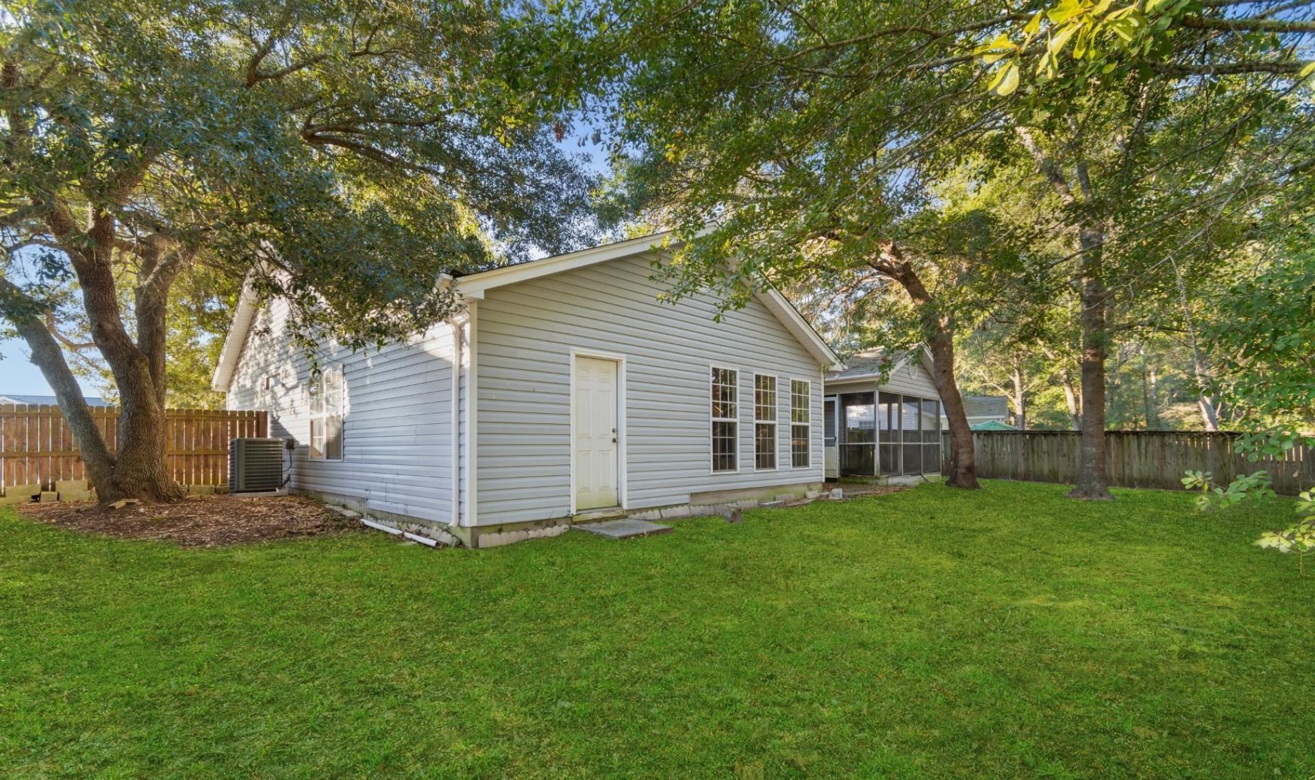 2073 Hawksmoor Dr.  Photo 32