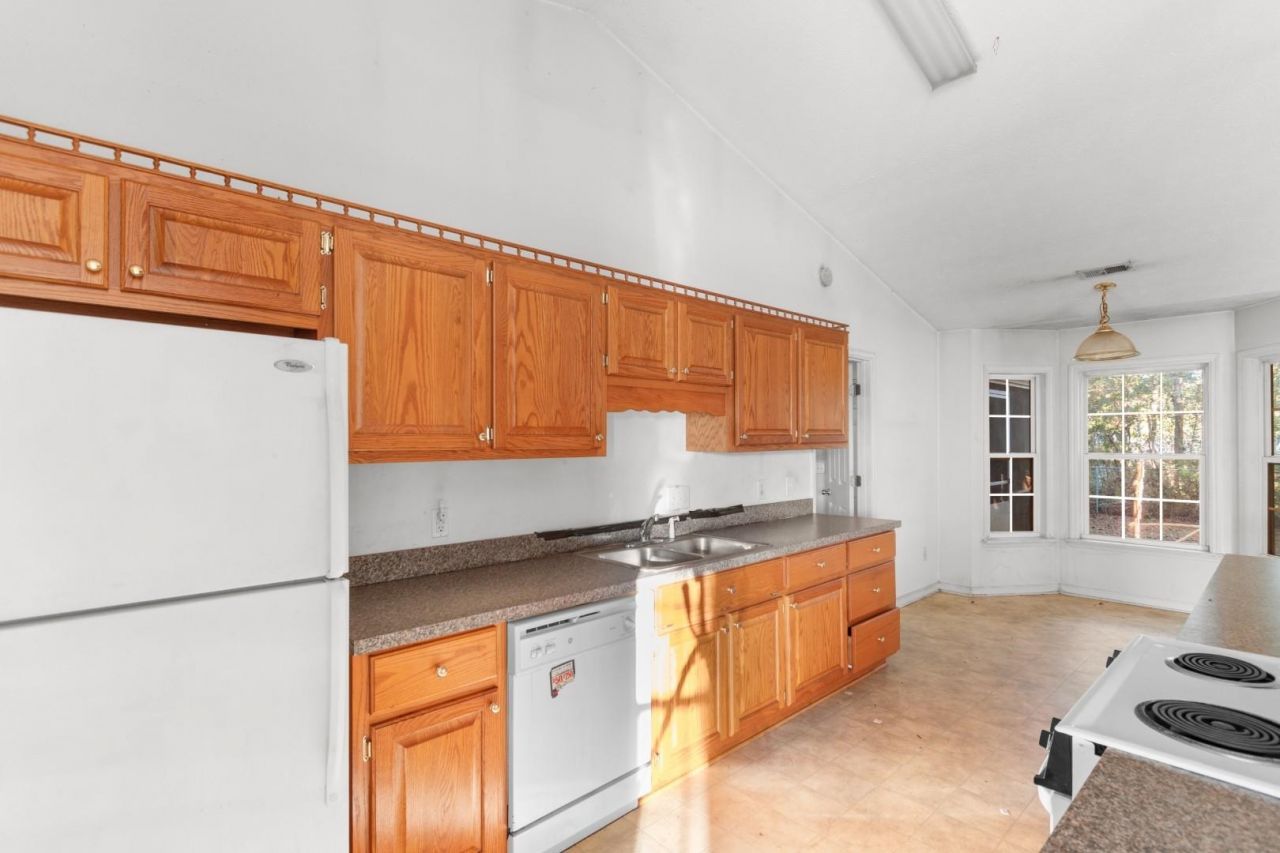2073 Hawksmoor Dr.  Photo 6