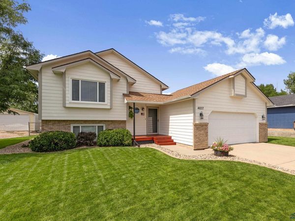 4837 JOHNSTON DR, Rapid City, SD 57703