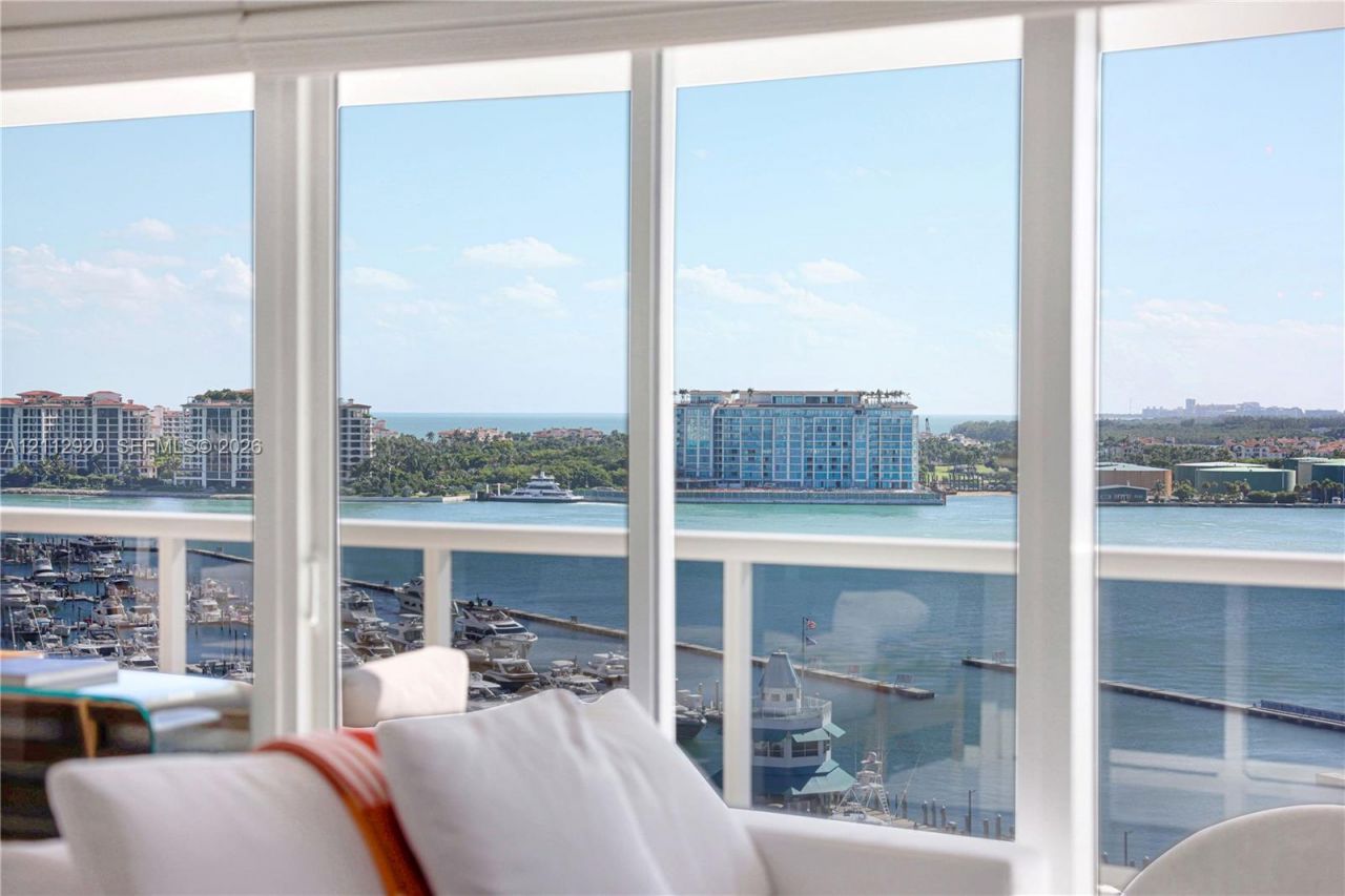 400 Alton Rd , Unit 1404, Miami Beach, FL 33139 Photo