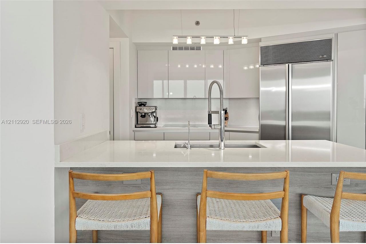 400 Alton Rd , Unit 1404, Miami Beach, FL 33139 Photo