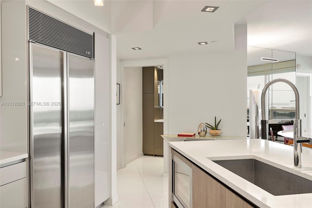 400 Alton Rd , Unit 1404, Miami Beach, FL 33139 Photo