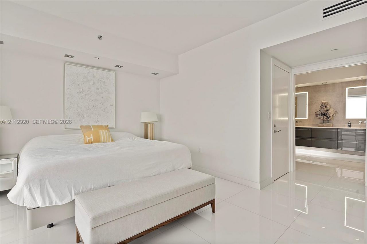 400 Alton Rd , Unit 1404, Miami Beach, FL 33139 Photo