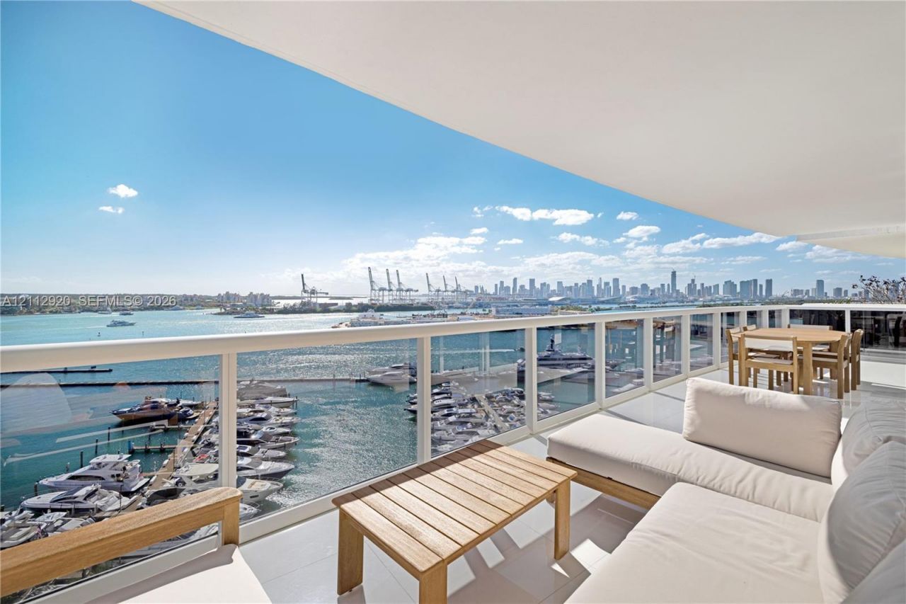 400 Alton Rd , Unit 1404, Miami Beach, FL 33139 Photo