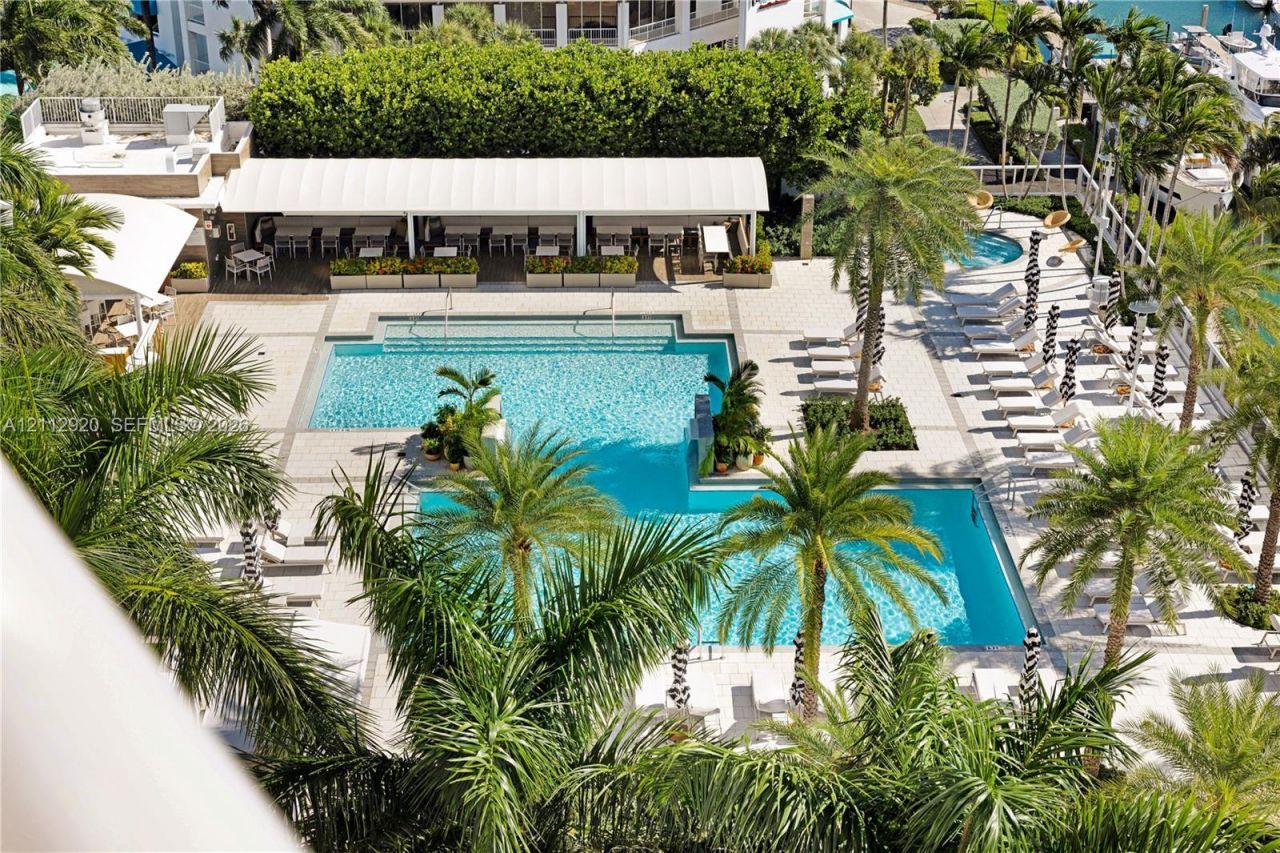 400 Alton Rd , Unit 1404, Miami Beach, FL 33139 Photo