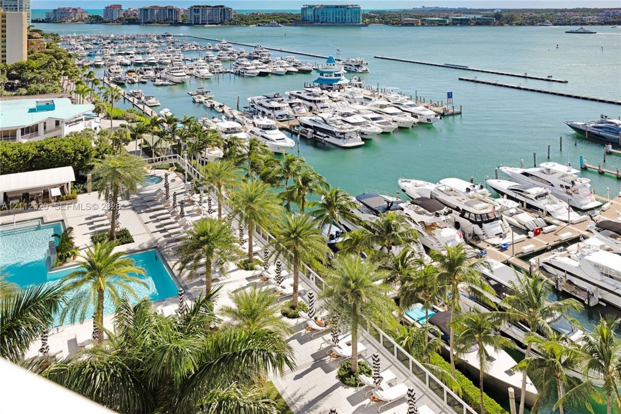 400 Alton Rd , Unit 1404, Miami Beach, FL 33139 Photo