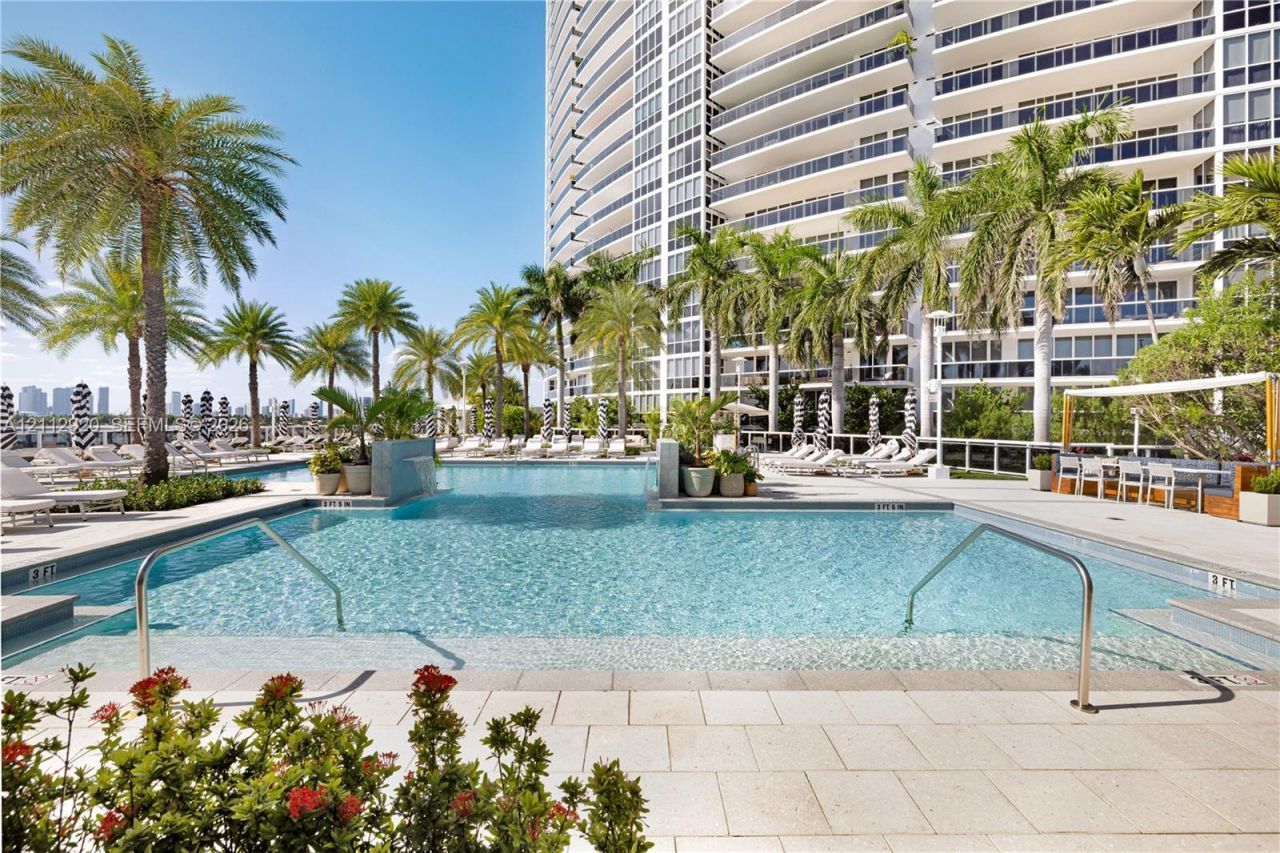 400 Alton Rd , Unit 1404, Miami Beach, FL 33139 Photo