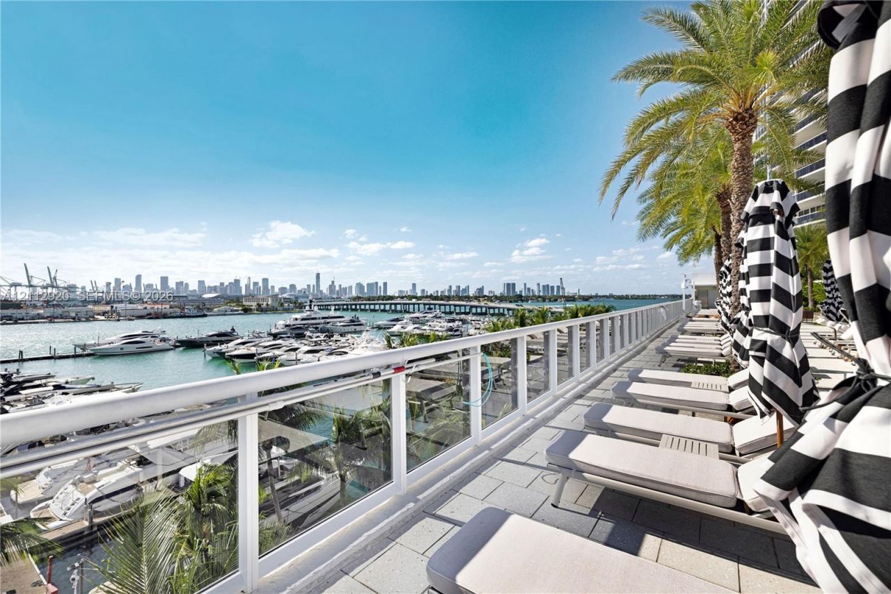 400 Alton Rd , Unit 1404, Miami Beach, FL 33139 Photo