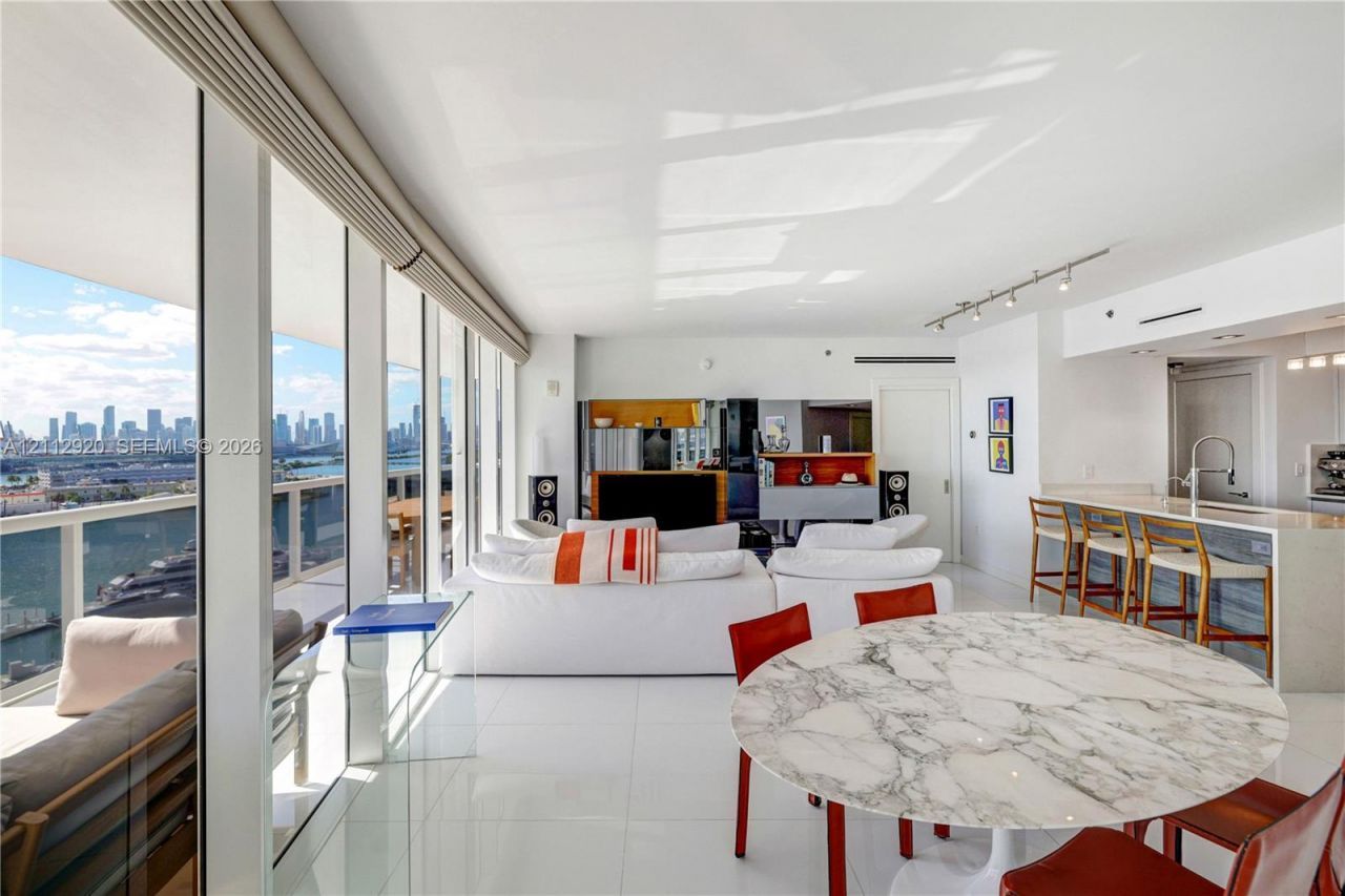 400 Alton Rd , Unit 1404, Miami Beach, FL 33139 Photo