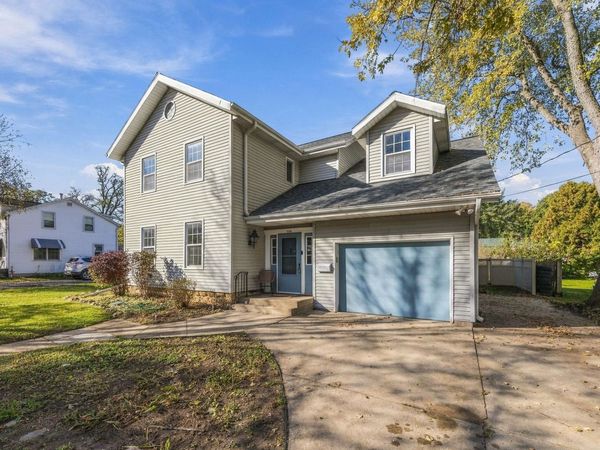 418 S Whiton Street, Whitewater, WI 53190