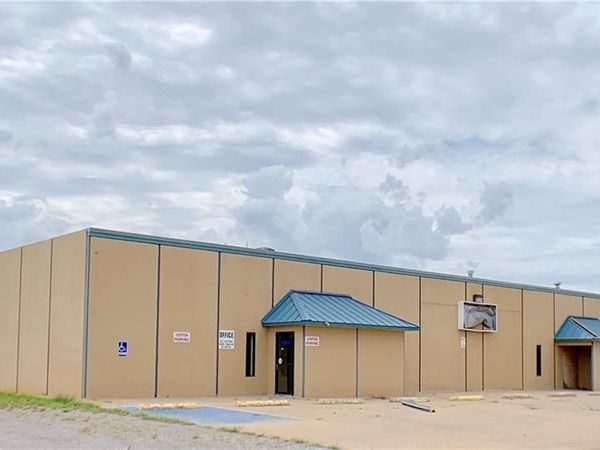 1803 S Washington Avenue, Elk City, OK 73644