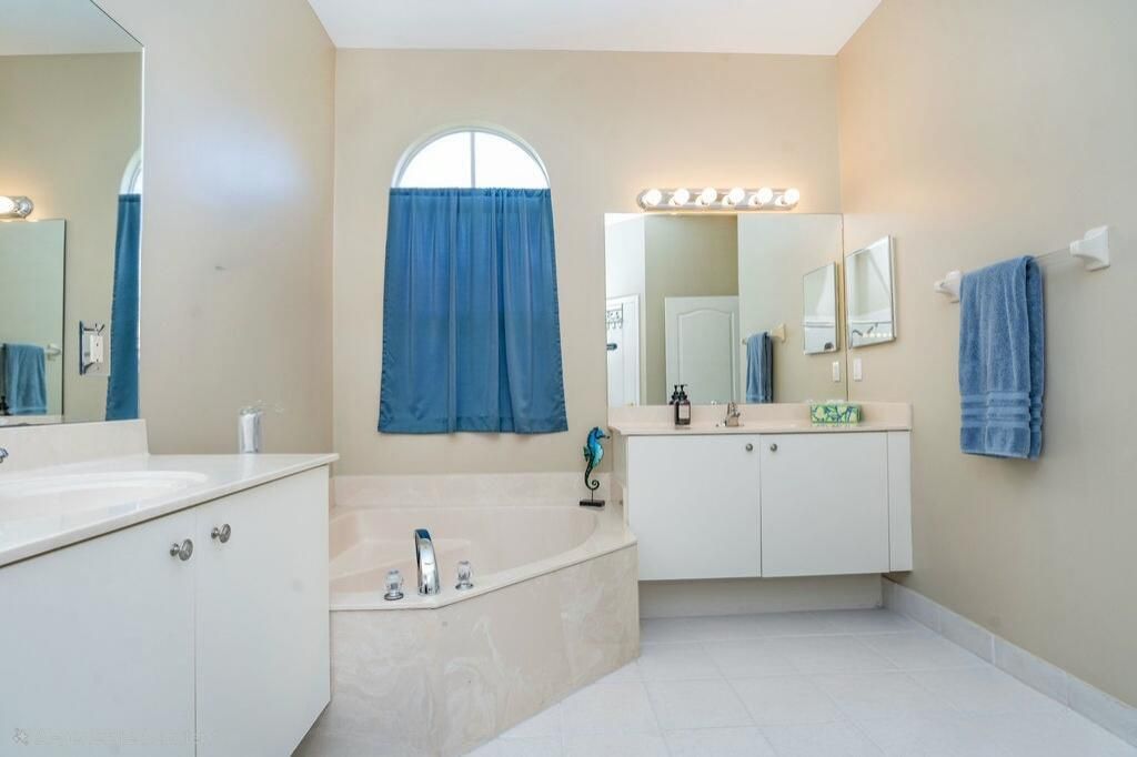 5419 Place Lake Drive, Fort Pierce, FL 34951 Photo