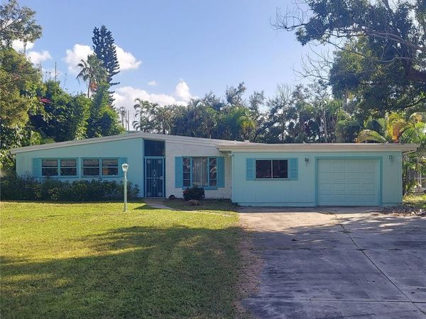 434 S SHORE DRIVE , SARASOTA, FL 34234